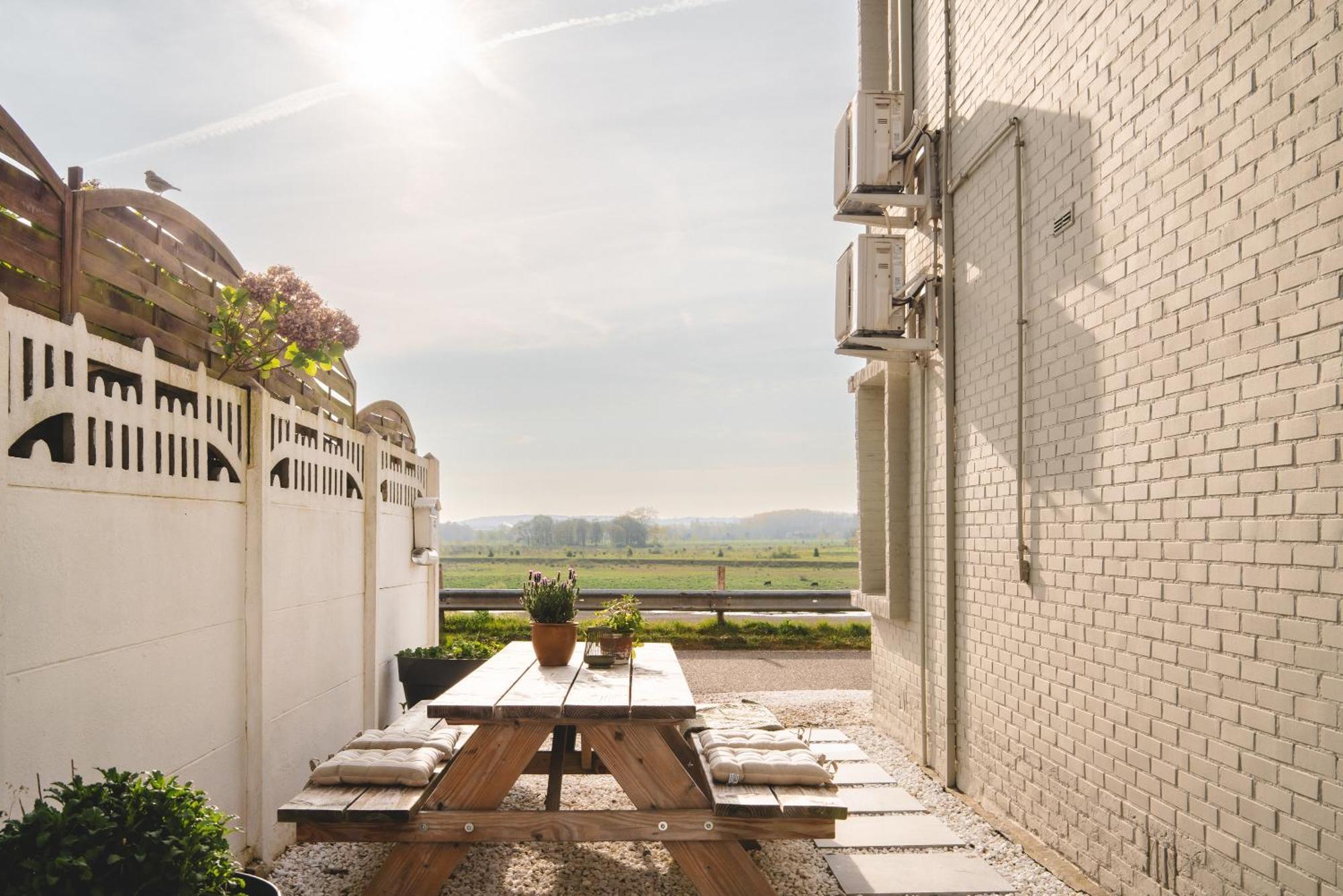 Maas Suites - The River House With Private Sauna Lanaken Exterior foto